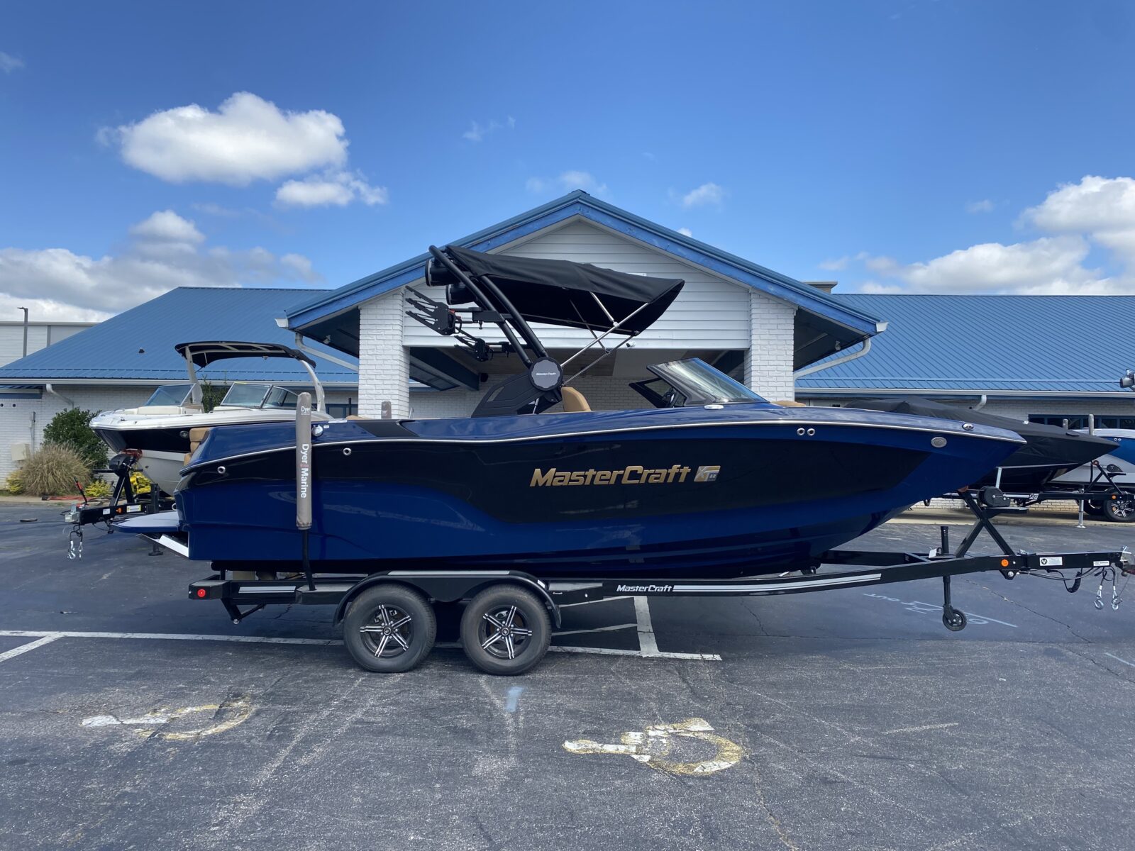 2025 MasterCraft XT22 [5] 1M25073